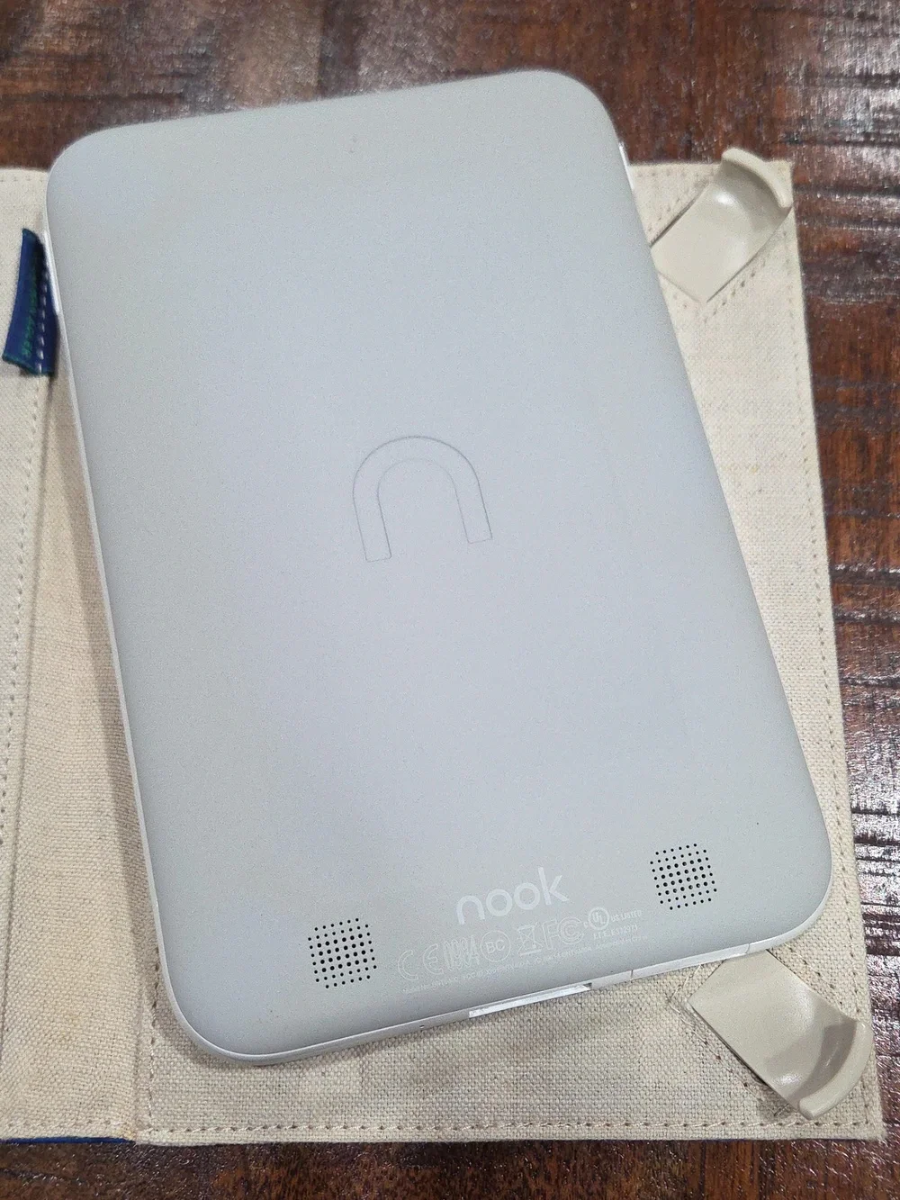 Nook E-Reader & Jonathon Adler Case